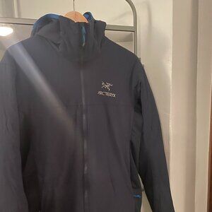 Arc’teryx Atom LT Hoody – Navy Blue – Men’s Medium
